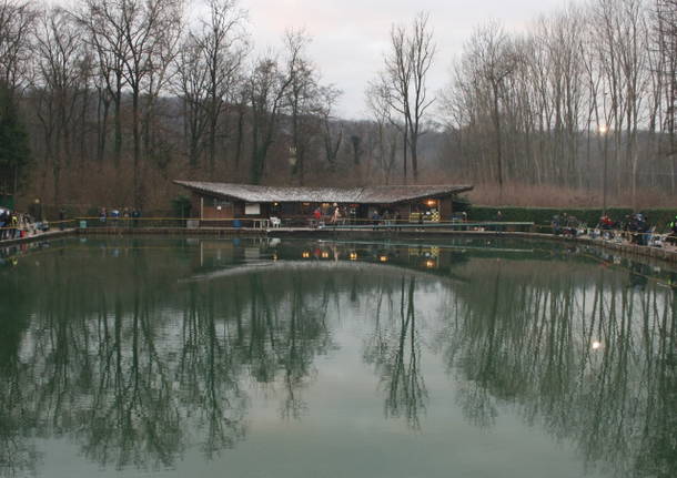 Una splendida giornata di pesca e amicizia al laghetto di Caravate.